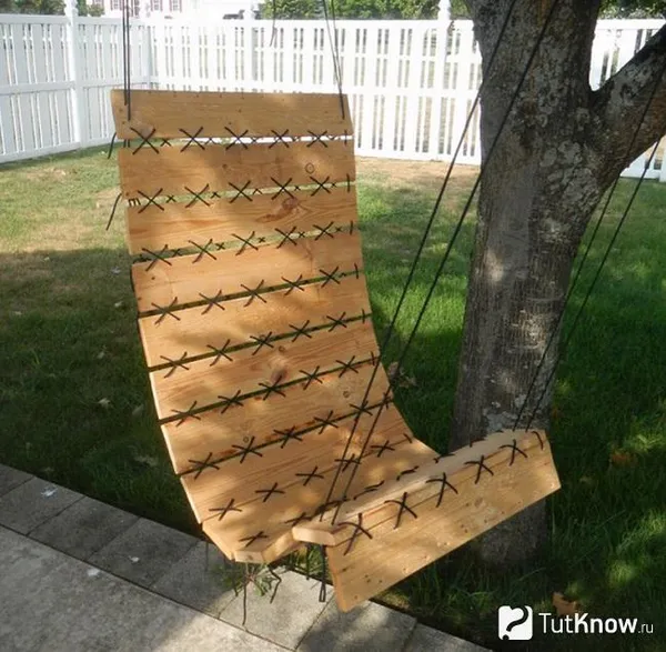 деревянное подвесное кресло-гамак