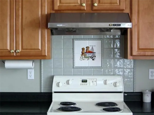 фартук из плитки на кухню: советы по выбору, дизайн, фото в интерьере. плитка на кухню на стену фото. 41