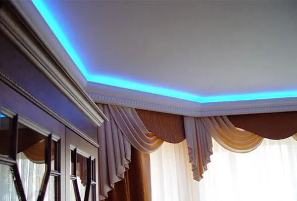 светодиодный плинтус для потолка