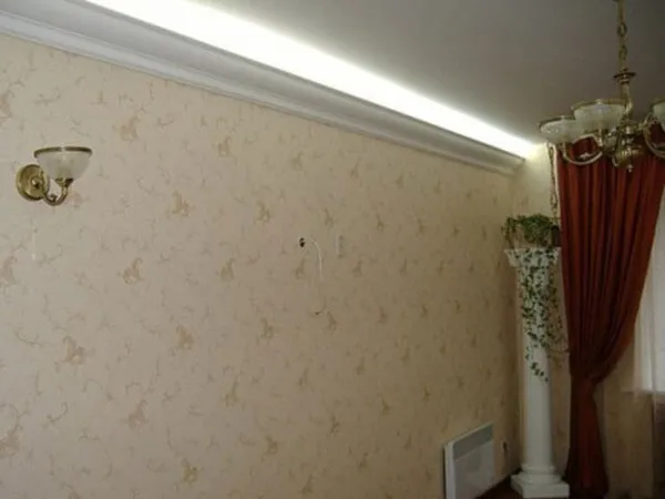 светодиодная лента на потолке под плинтусом