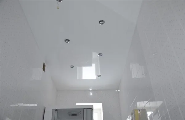 как обшить потолок пластиковыми панелями в ванной. потолок в ванной из пластиковых панелей. 14