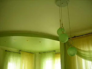 цветные натяжные сатиновые потолки