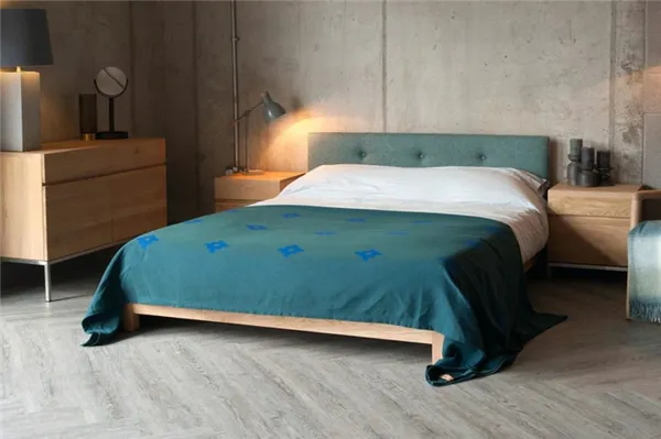 пол в спальне японского стиля