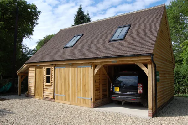 деревянный гараж с мансардой
