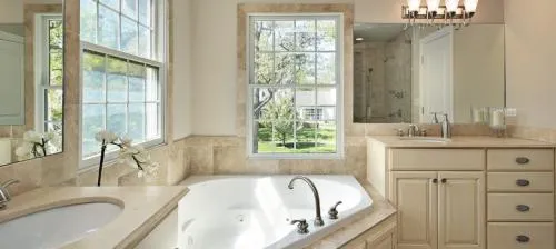 какого размера должно быть окно в ванной комнате. варианты окон в ванной комнате