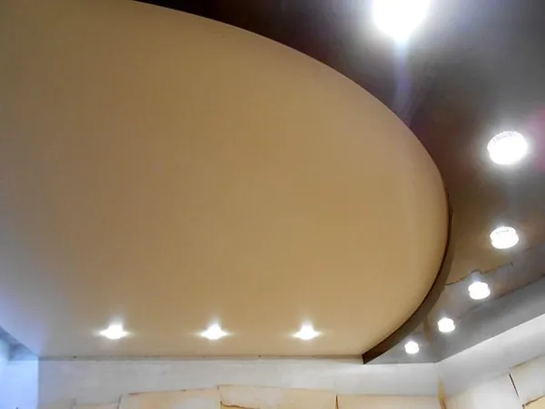 двухуровневый натяжной потолок с подсветкой: виды и фото в интерьере