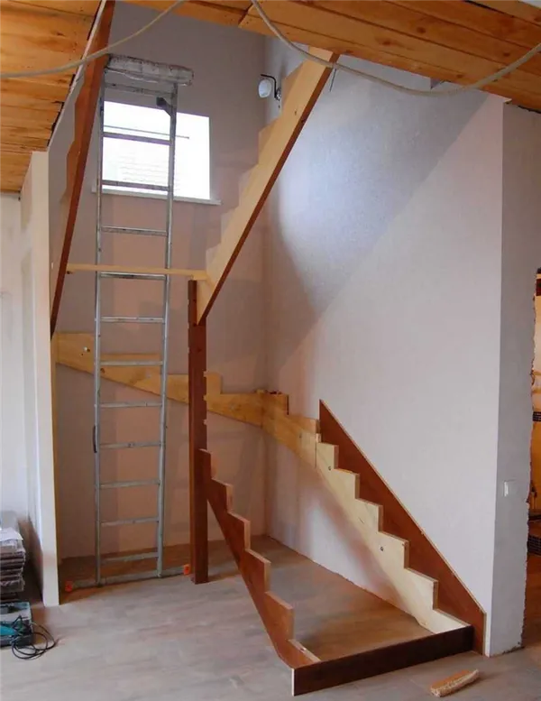 какими могут быть лестницы на второй этаж в деревянном доме: варианты конструкций и дизайна. лестница в деревянном доме на второй этаж. 39
