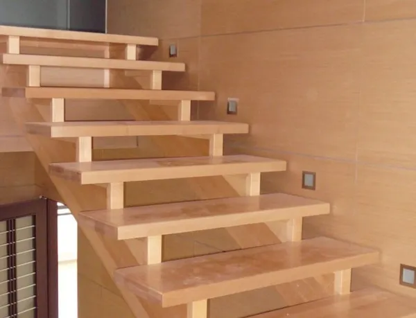 какими могут быть лестницы на второй этаж в деревянном доме: варианты конструкций и дизайна. лестница в деревянном доме на второй этаж. 6