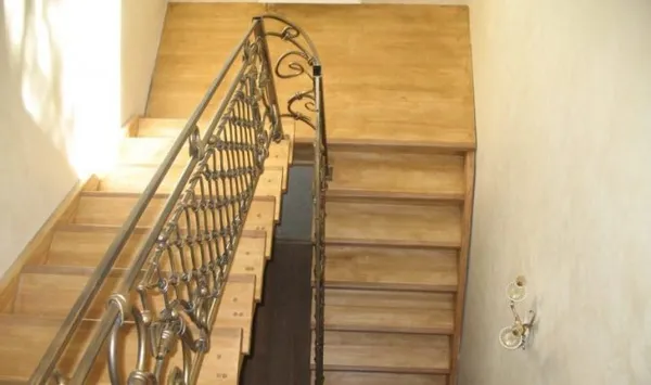 какими могут быть лестницы на второй этаж в деревянном доме: варианты конструкций и дизайна. лестница в деревянном доме на второй этаж. 19