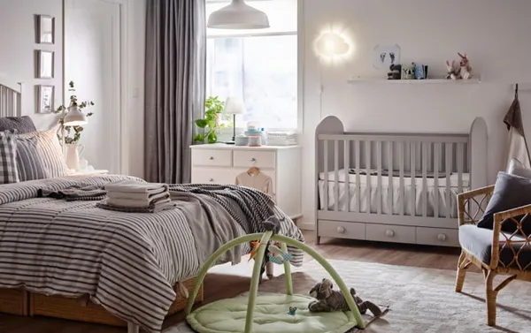 расстановка мебели в интерьере спальни-детской