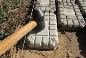 технология укладки тротуарной плитки и брусчатки на песок своими руками. укладка тротуарной плитки на песок. 10