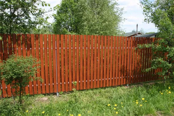 забор из металлического штакетника (евроштакетника) своими руками. забор из металлического штакетника фото. 24