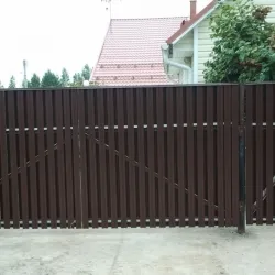 забор из металлического штакетника (евроштакетника) своими руками. забор из металлического штакетника фото. 17
