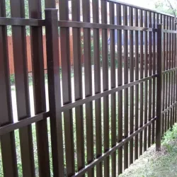 забор из металлического штакетника (евроштакетника) своими руками. забор из металлического штакетника фото. 30