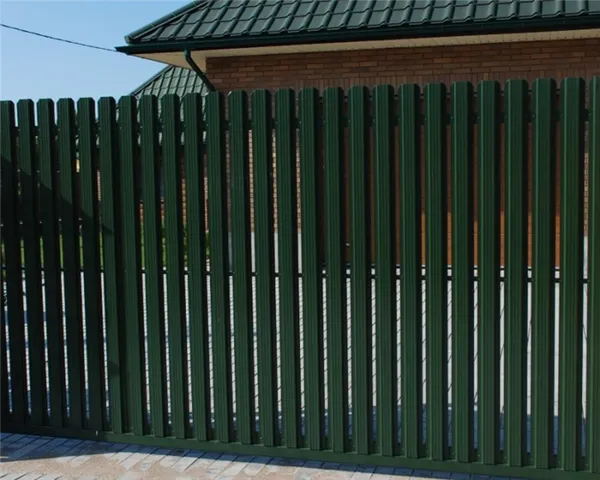 забор из металлического штакетника (евроштакетника) своими руками. забор из металлического штакетника фото. 13