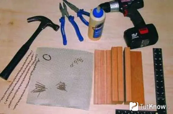 инструменты и материалы для создания подвесной кормушки