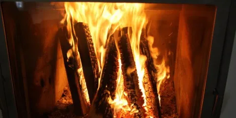 важно не то, как горят дрова, а насколько эффективно они отдают тепло
