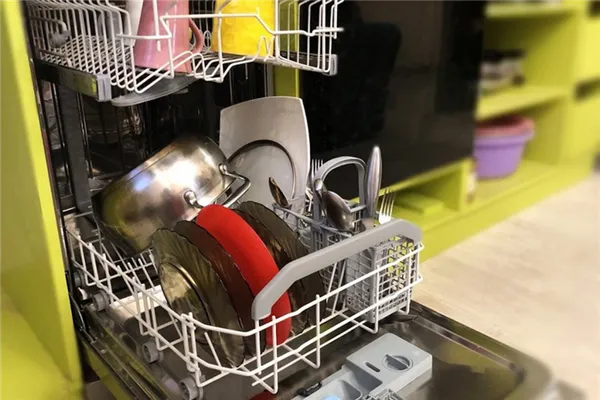 как правильно загружать посуду в посудомойку