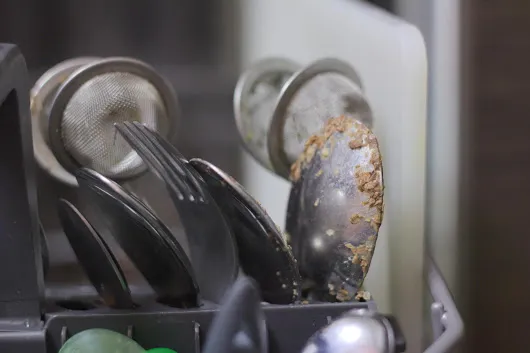 при неисправностях в посудомоечных машинах может снизиться эффективность очищения