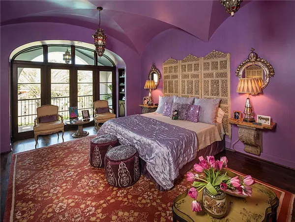 фиолетовая спальня в восточном стиле