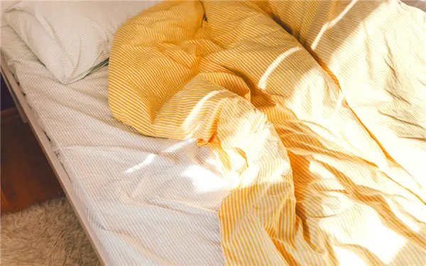 как часто нужно менять постельное белье. как часто менять постельное белье дома. 6