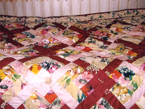 цветочное лоскутное одеяло