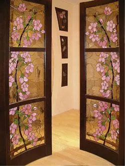 двери со стеклянными вставками