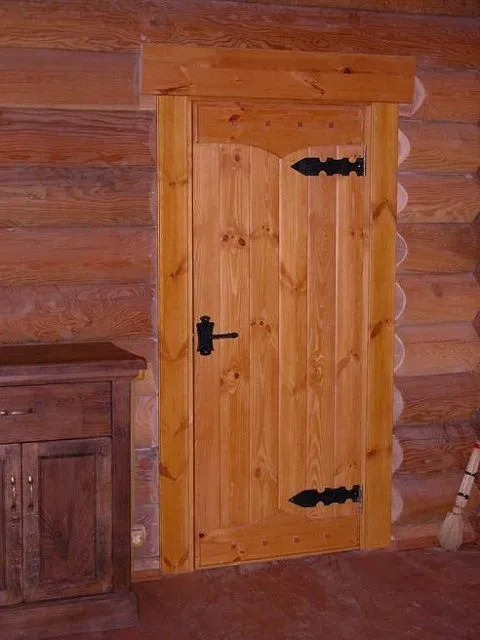 самодельная деревянная дверь