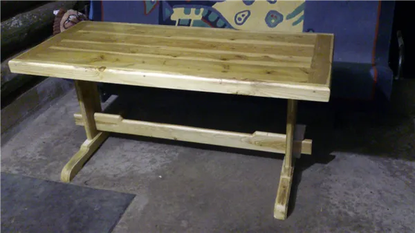 деревяный кухонный стол
