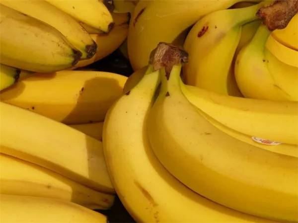 банановая кожура как удобрение для комнатных растений и огорода. удобрение из банановой кожуры для комнатных растений. 8