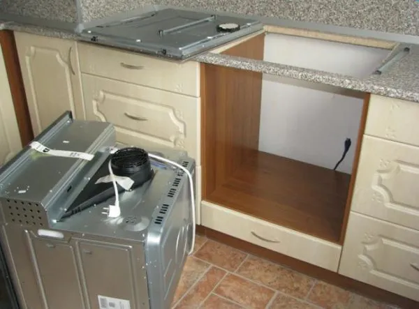 как поставить духовку в кухонный гарнитур. установка духового шкафа в кухонный гарнитур. 5